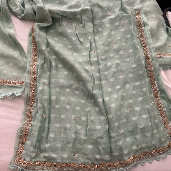 Agha Noor small embroidered Kurta - Picture 6 of 6